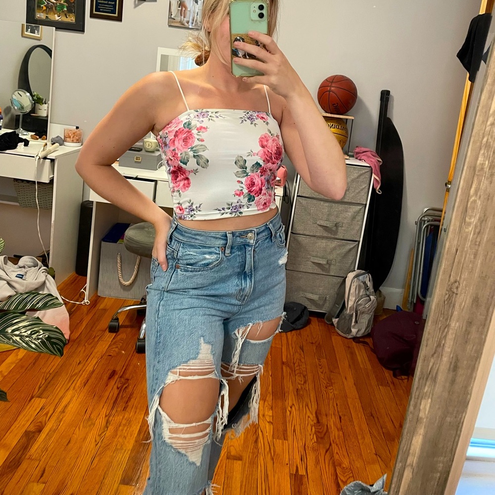 rose crop top